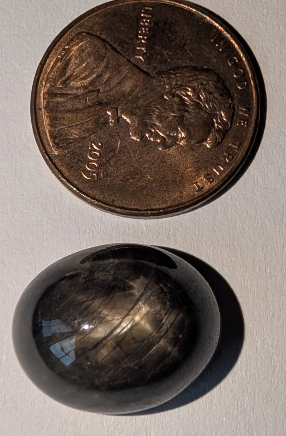 20 Carat Black Star Sapphire Gemstone - photo 3