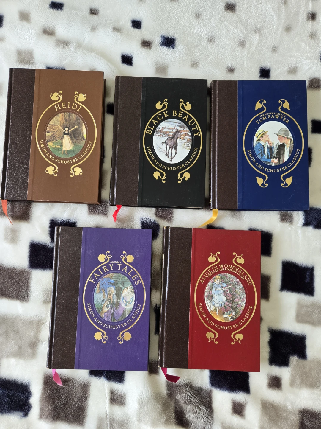 Simon & Schuster Classics Collection - 5 Books - photo 2