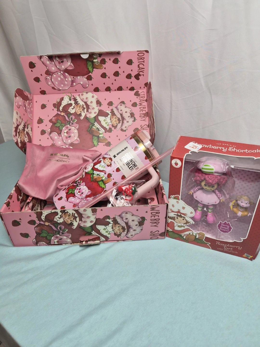 Strawberry Shortcake Stanley 40 oz Gift Bundle - photo 2