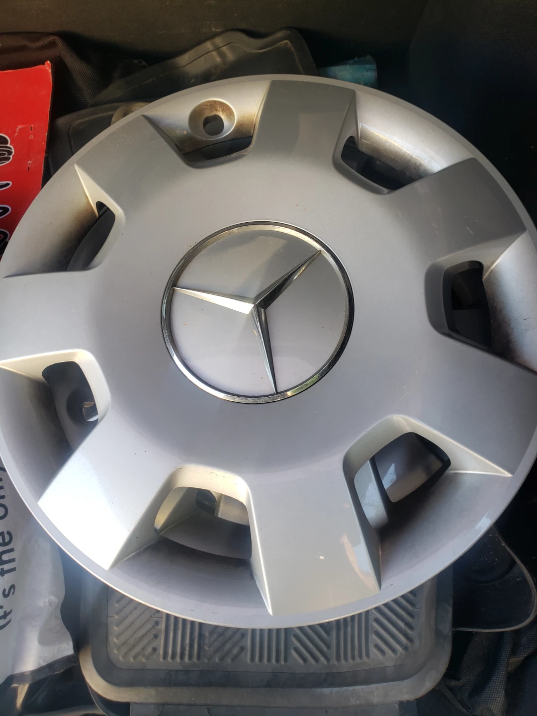 Mercedes-Benz Hubcaps - photo 2