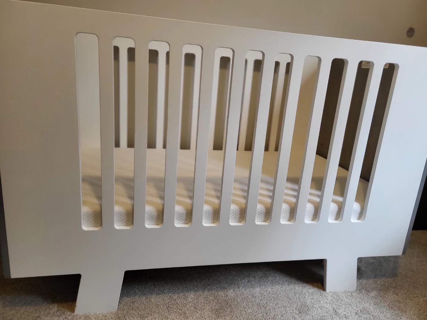 GREAT CONDITION! Dutailier Convertible Crib (Grey & White) - photo 2