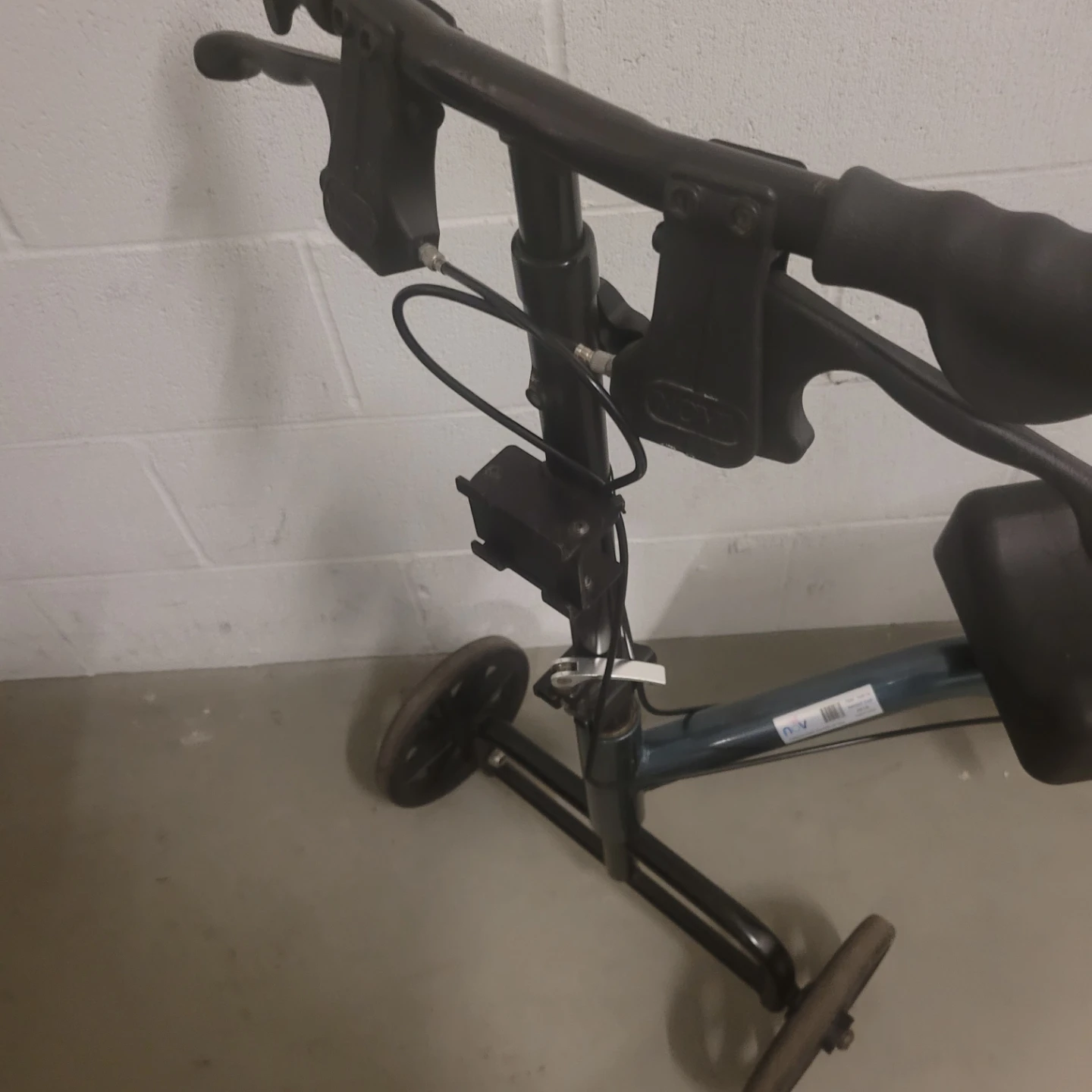 NOV Turning Knee Walker HD Tall - photo 3