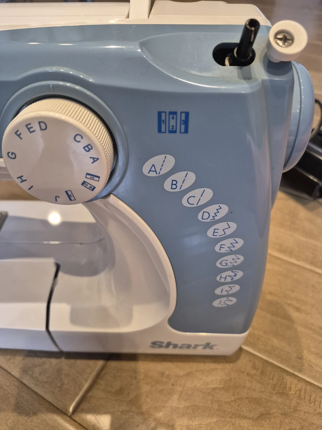 Shark 612C Sewing Machine - photo 4