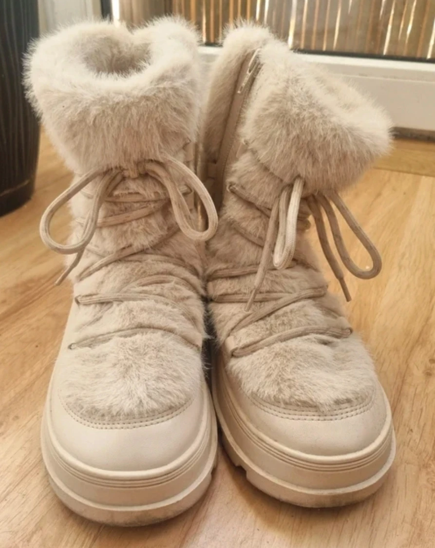 Zara -  Kids  Fuzzy Winter Boots - Cream size 3 - photo 2