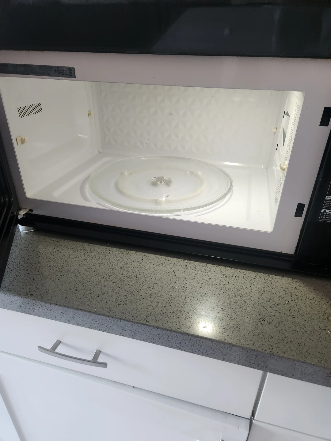 Panasonic Microwave Oven - photo 2