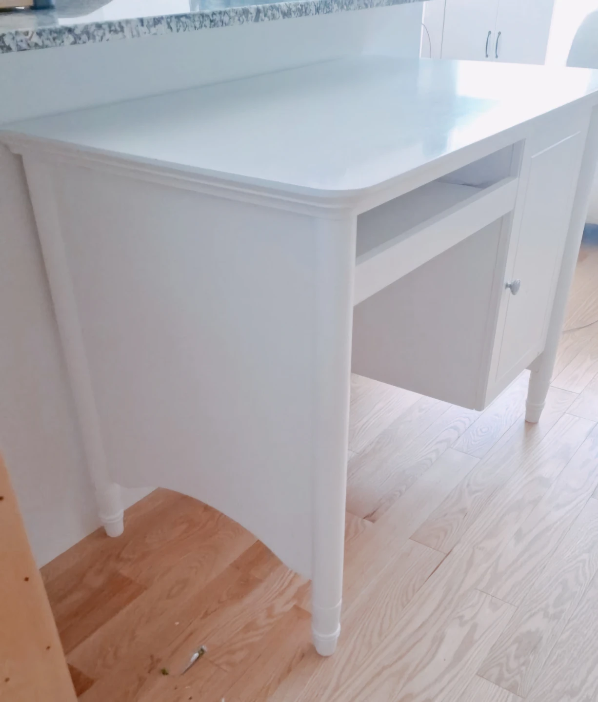 FREE Strong and Heavy White Desk
