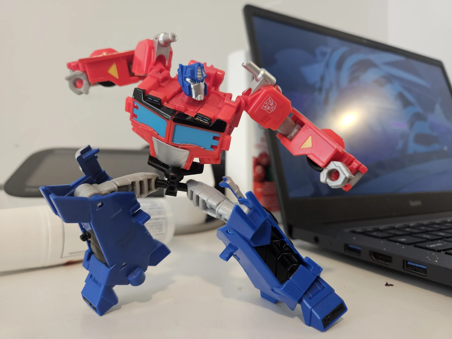 Transformers Authentics(2026) Optimus Prime - photo 2