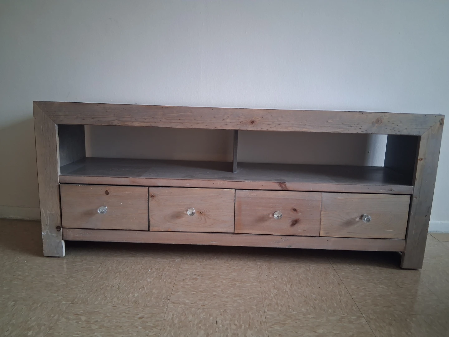 Selling furniture in good shape.