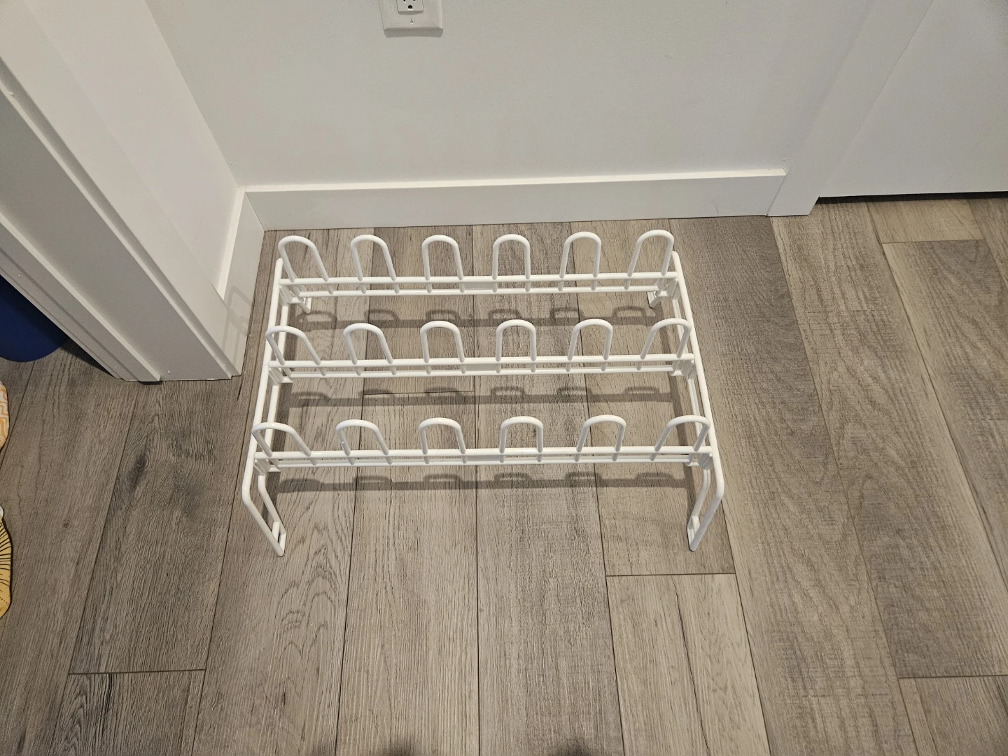 Shoe rack white color $5 like new - photo 2