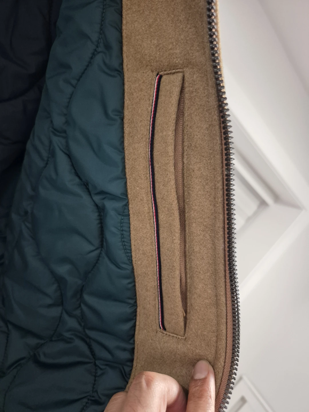 BNWT Tommy Hilfiger Bomber Jacket with Sherpa Collar - photo 5