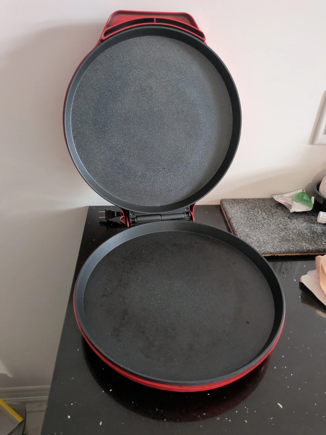 Betty Crocker Red Pizza Maker & More - photo 5