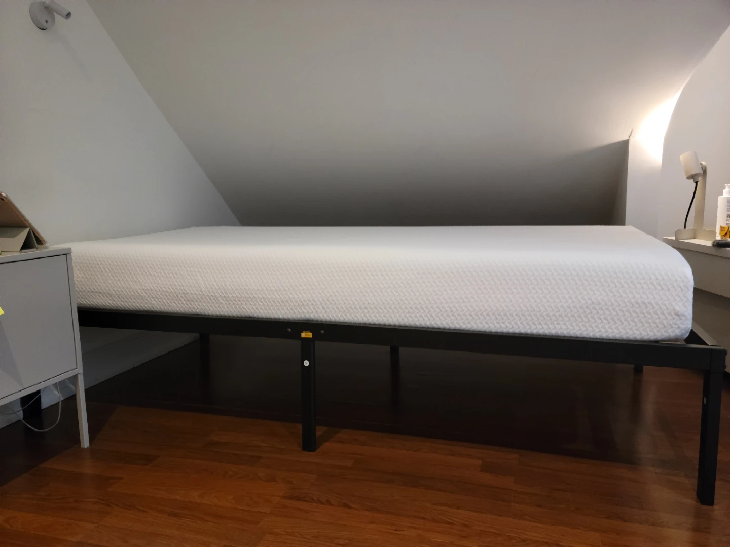 ​​Moving Sale Bundle: Mattress, Frame & Desk (Like New) - photo 4