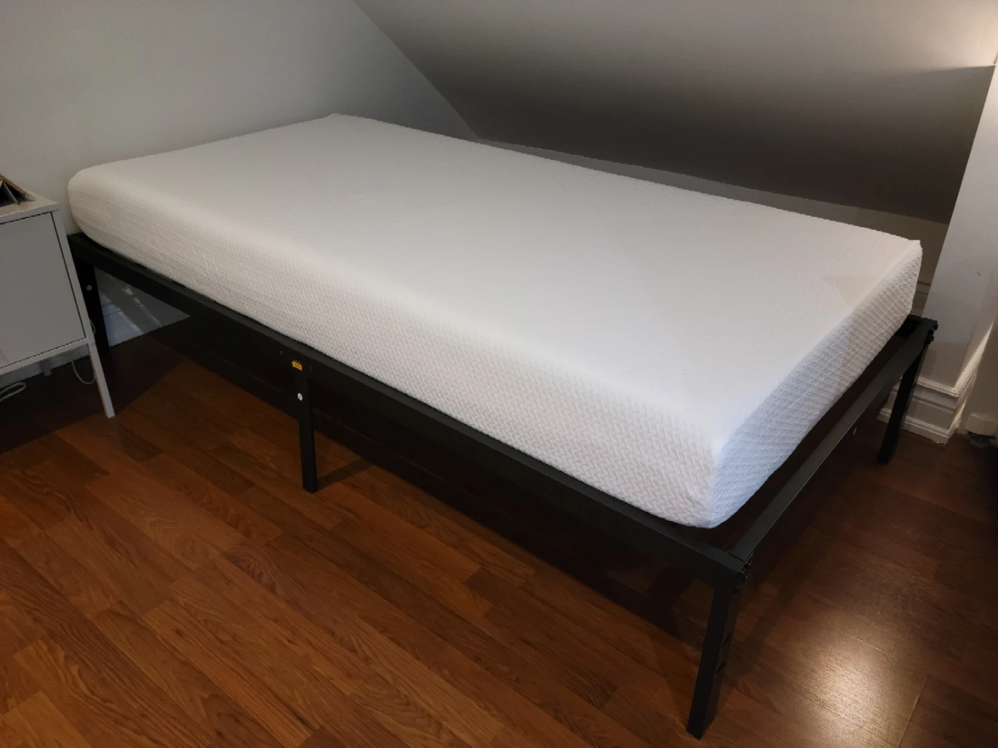 ​​Moving Sale Bundle: Mattress, Frame & Desk (Like New)