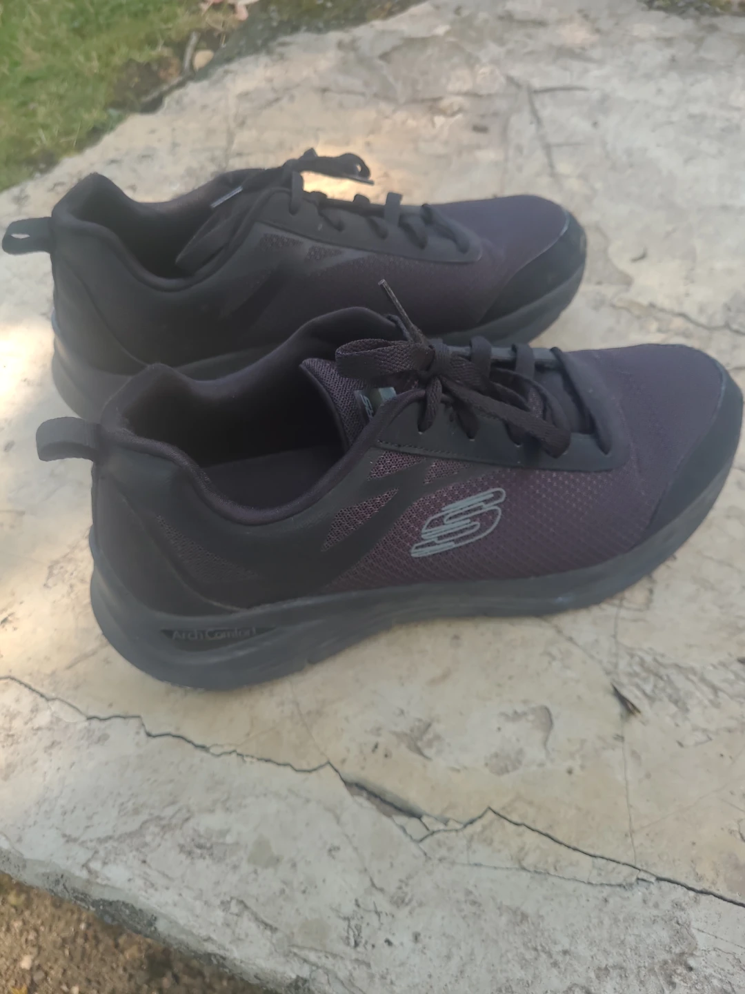 Sketches Arch Fit Shoes Sz10