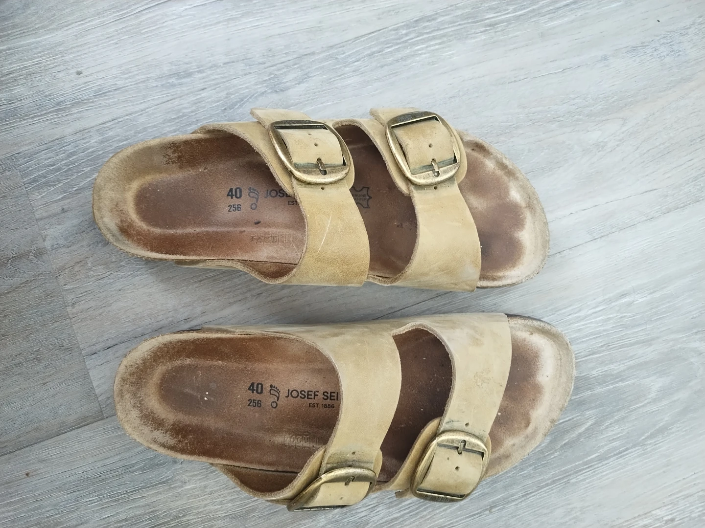 JOSEF  SEIBEL sandals SIZE 40 OR SZ9. ALL LEATHER