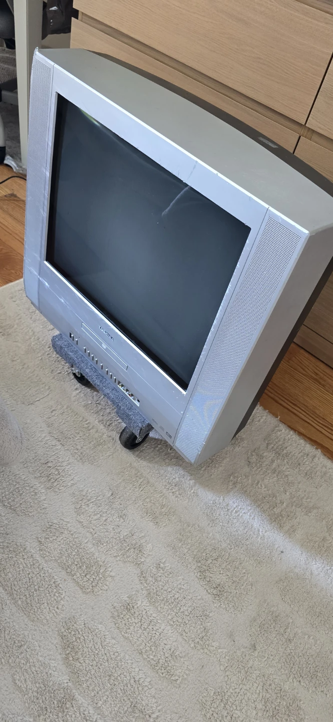 20" Toshiba crt (working)