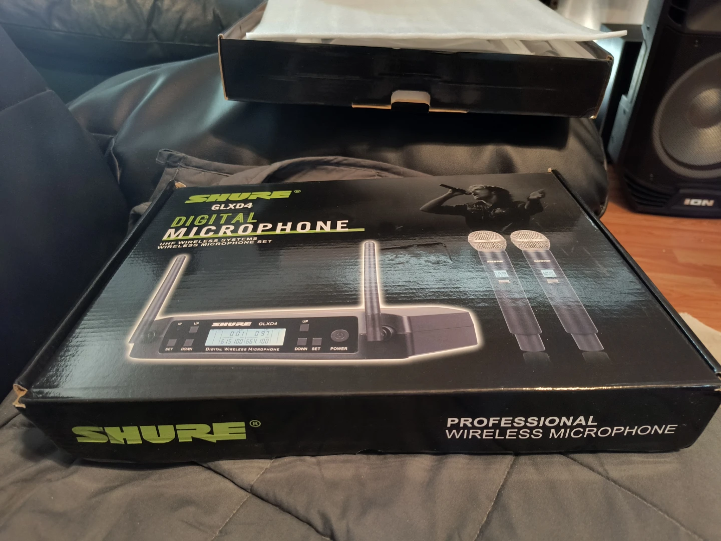 Brand new Shure GLXD4 Digital Wireless Microphone System Set - photo 2