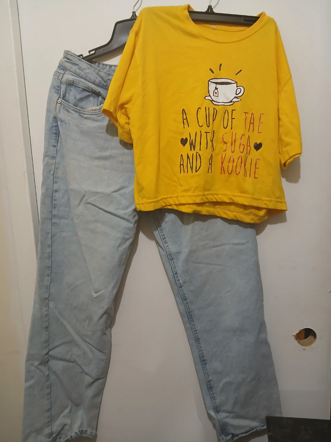 Yellow bts tee and light wash jeans with tote - photo 2
