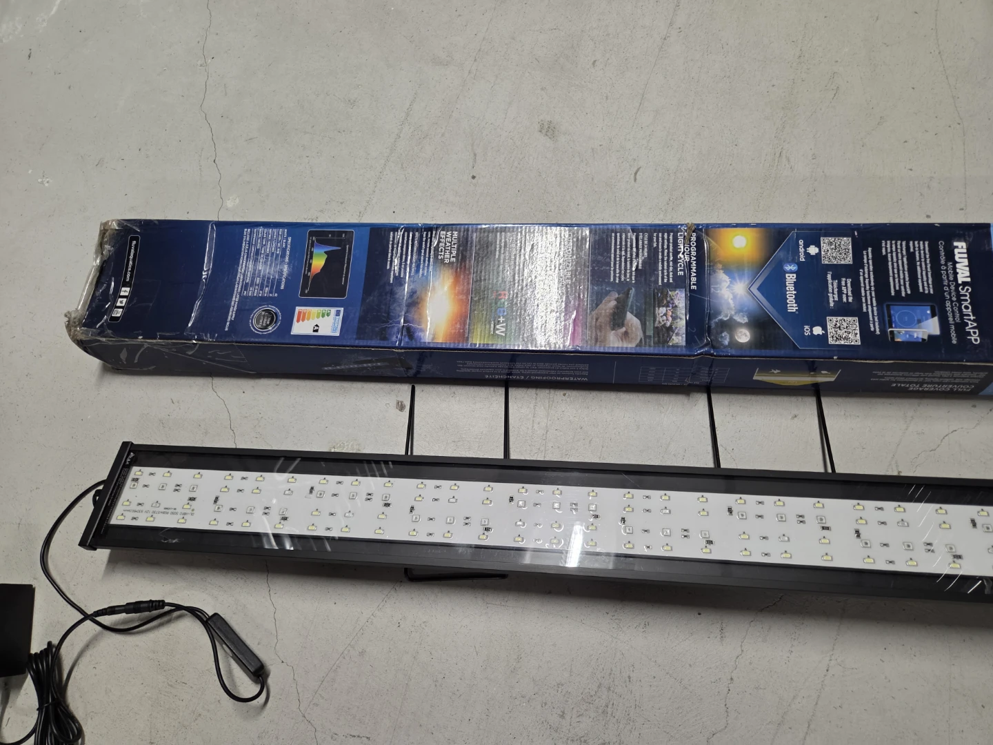 Fluval Smart App LED Aquarium Light 27" 36-48" - photo 2