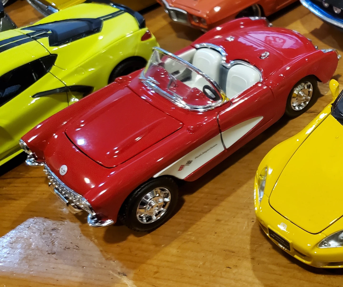 1/24 1957 Corvette die-cast model car