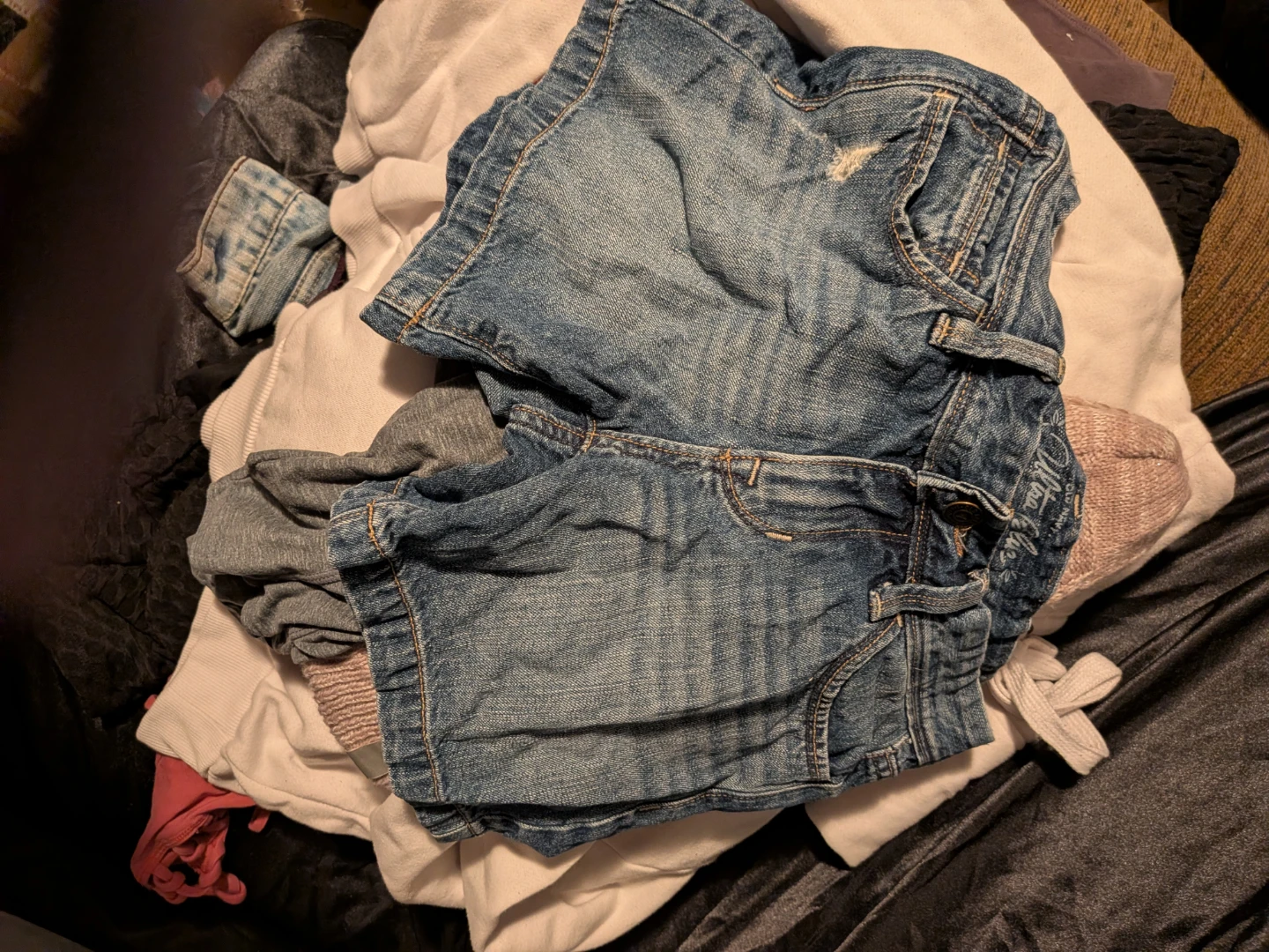 Bag of assorted clothing - photo 5