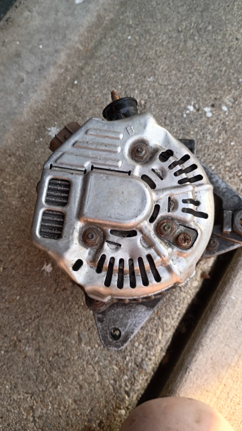 Toyota Denso Alternator 12V - photo 5