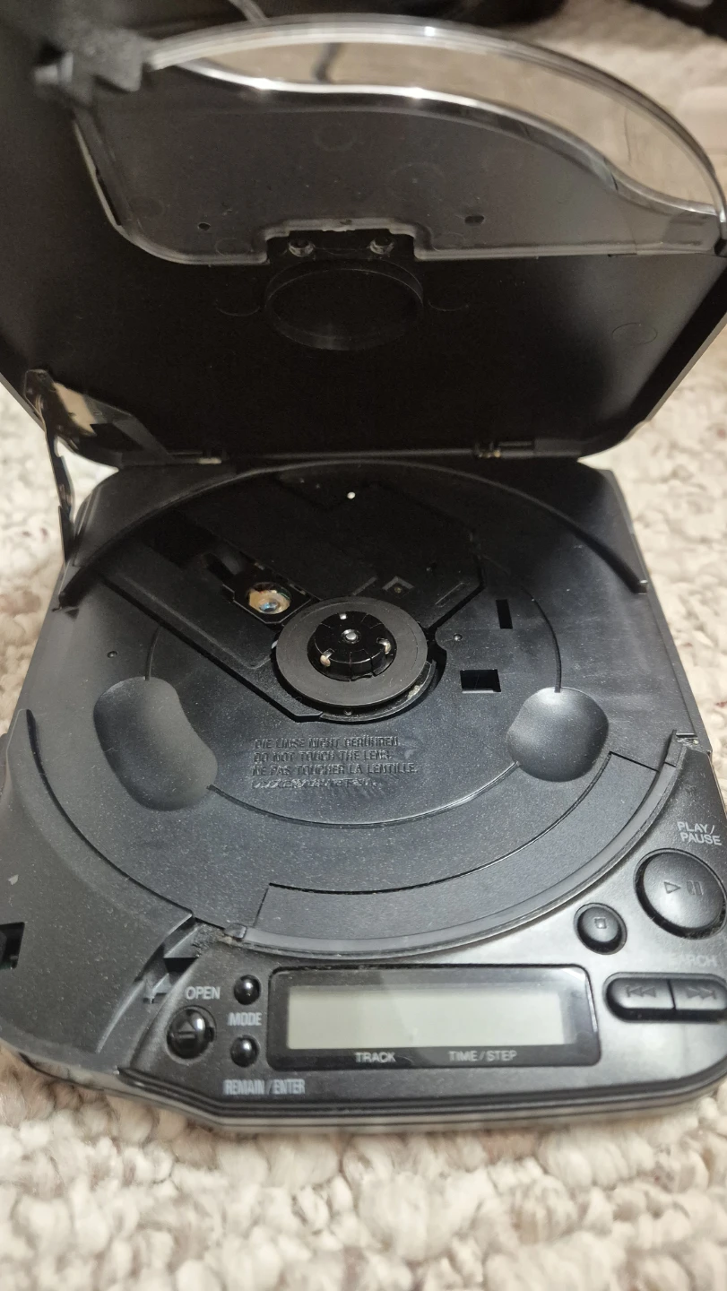 Aiwa XP-6 Compact Disc Player(For Parts) - photo 4