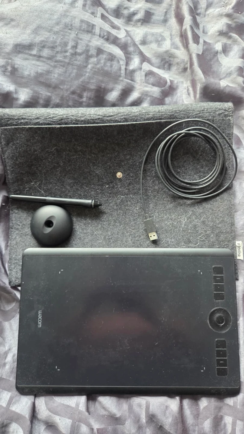 Wacom Tablet Size Medium Model PTH 660