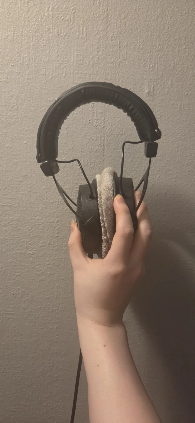 Beyerdynamic DT 990 PRO Headphones - photo 2
