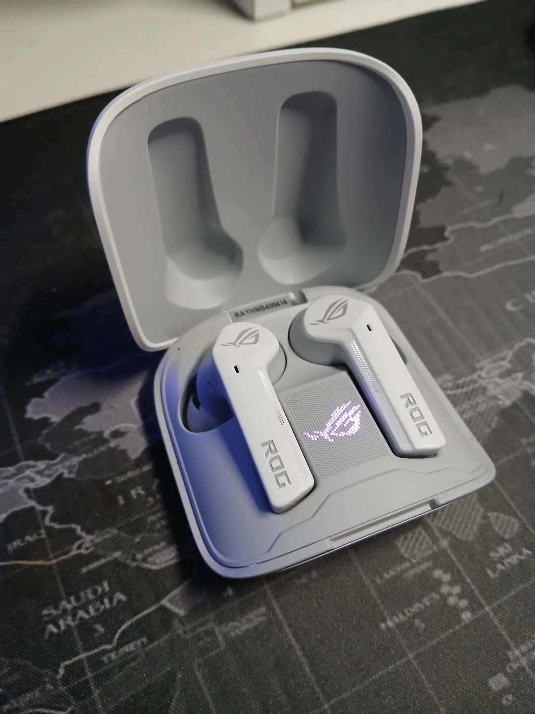 "Asus Rog Cetra Tru" headphones