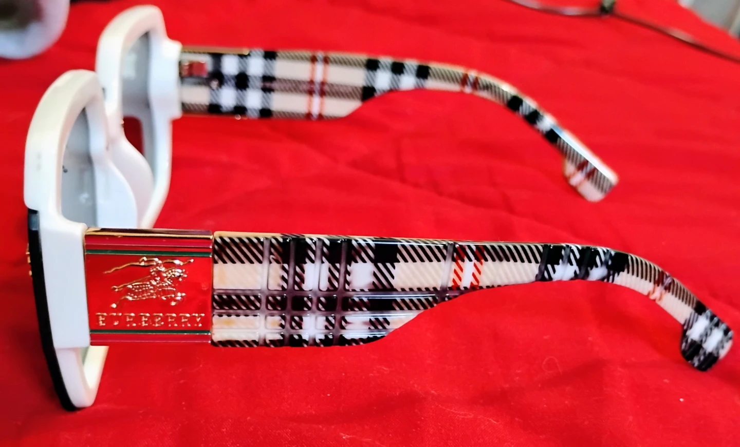 Burberry Sunglasses like new $225 p.u.o. cash only - photo 4