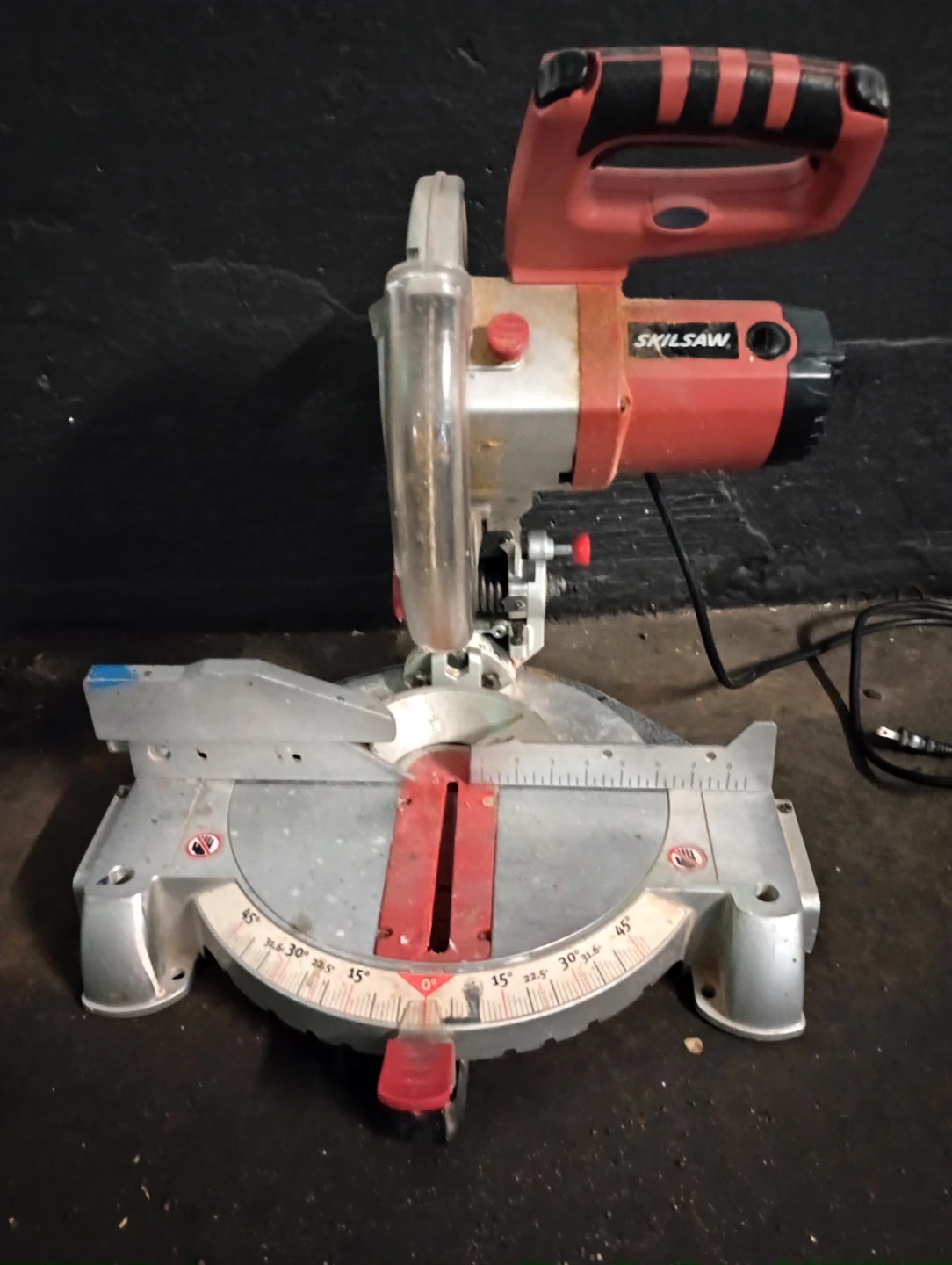 SKILSAW Miter Saw