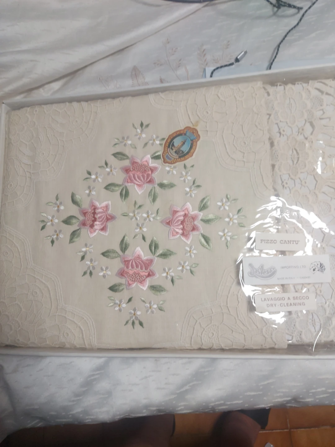 LIRA Embroidered Lace Bedspread - photo 2