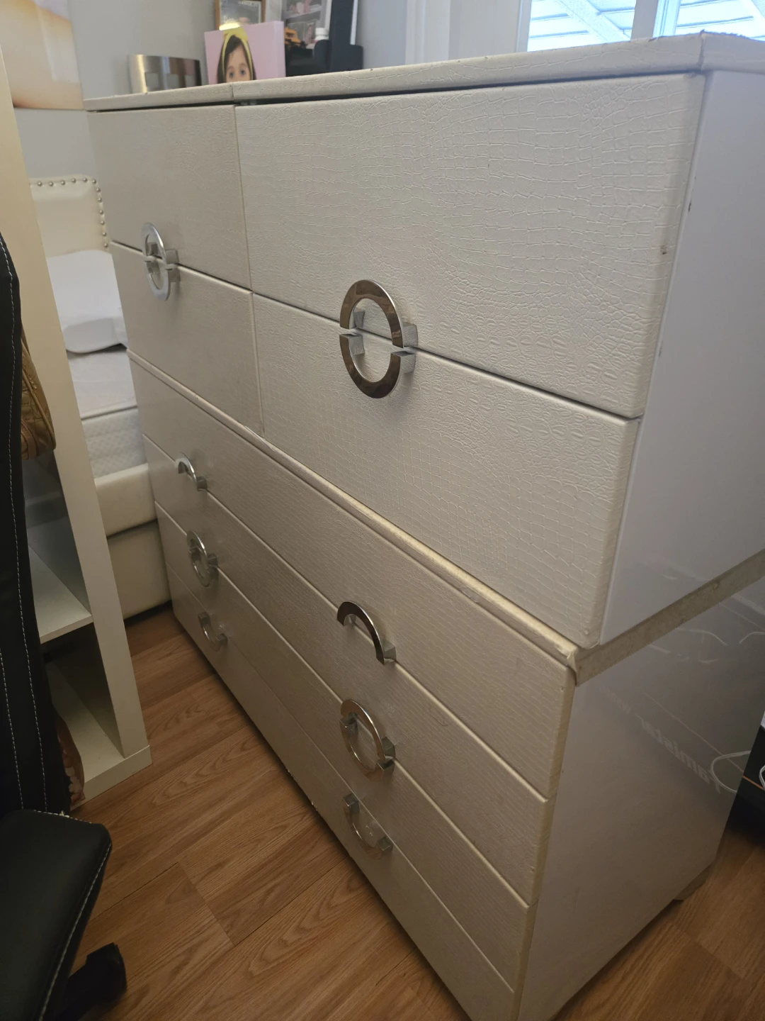 Night stand
