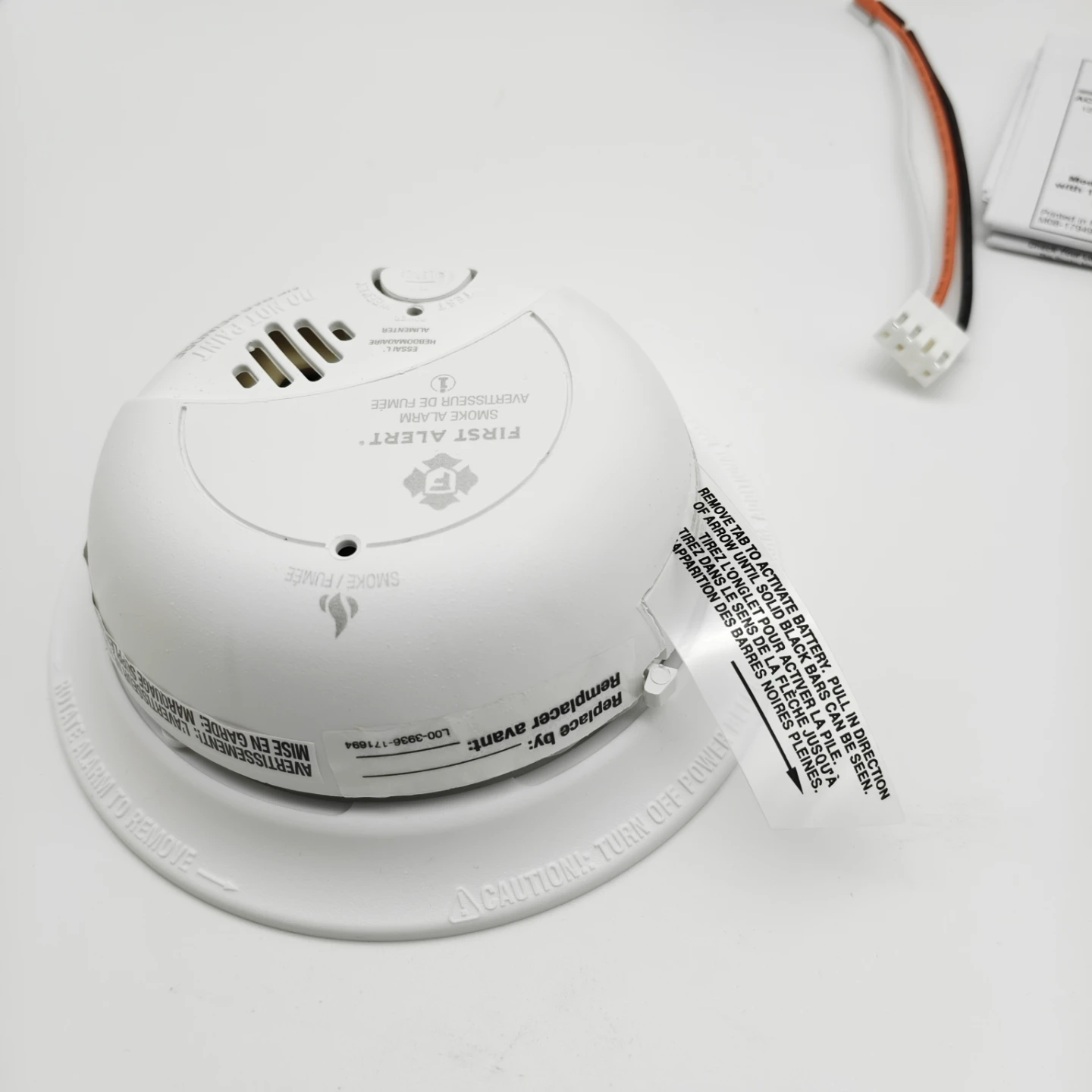 First Alert Smoke Alarm Model 9120LBLA - photo 2