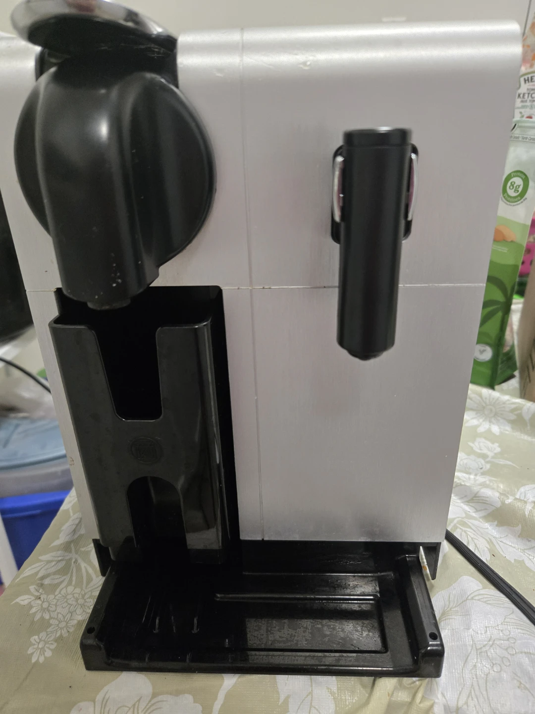 De'Longhi Nespresso Coffee Machine