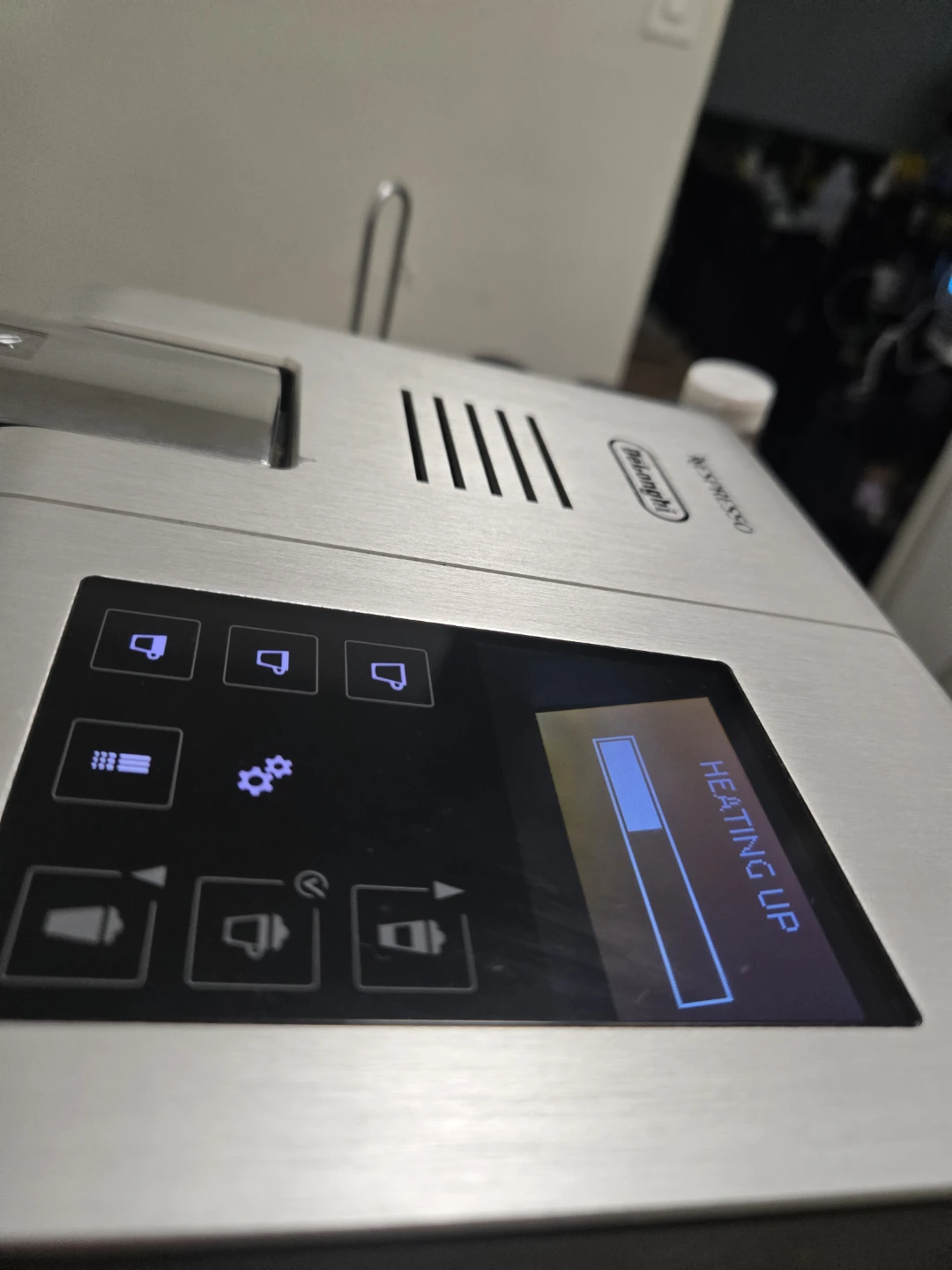 De'Longhi Nespresso Coffee Machine - photo 3