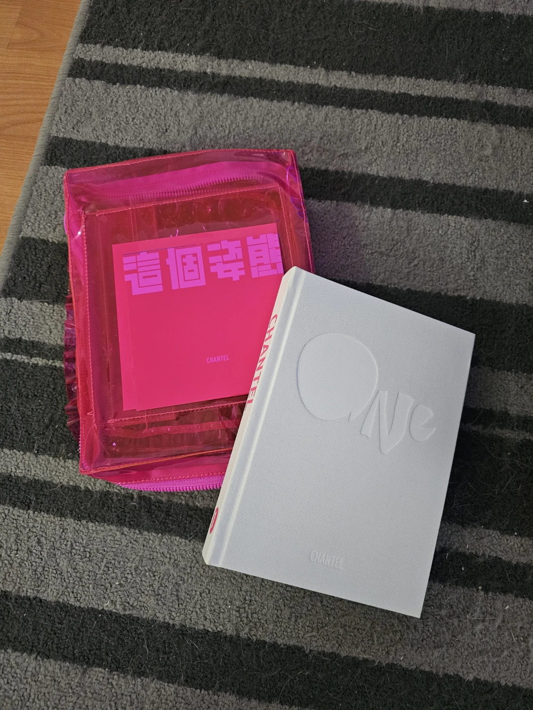 Chantel Yiu "One" CD Single with Photobook Album and Poster - photo 3