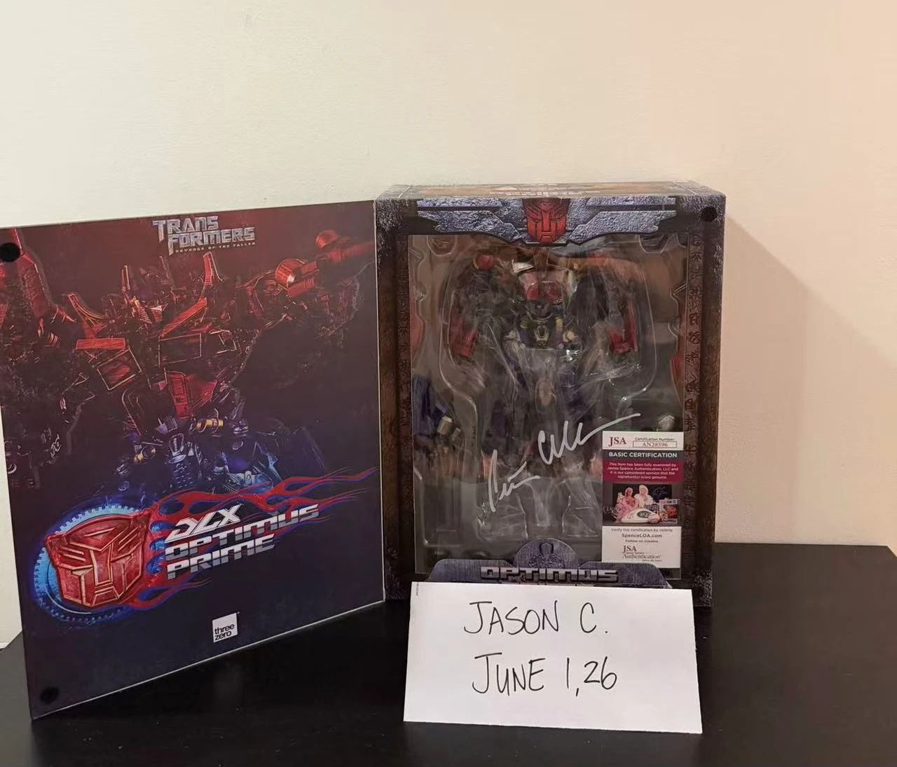 Threezero Transformers DLX Optimus Prime Action Figure - photo 2