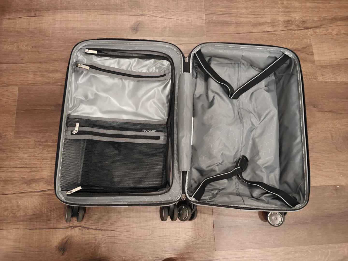 Samsonite Carry On Hardside Spinner Suitcase - photo 3