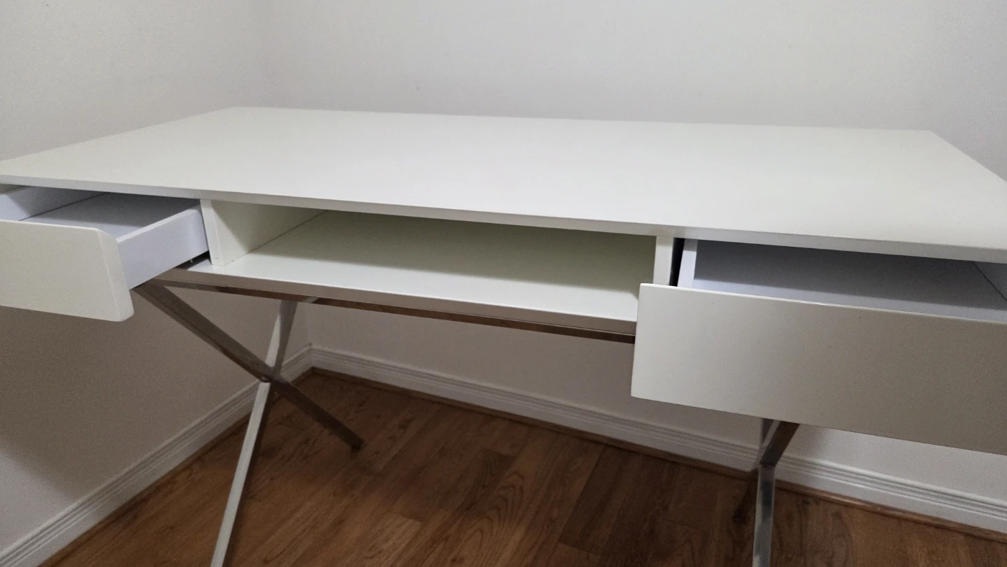 White Desk with Two Drawers - photo 4