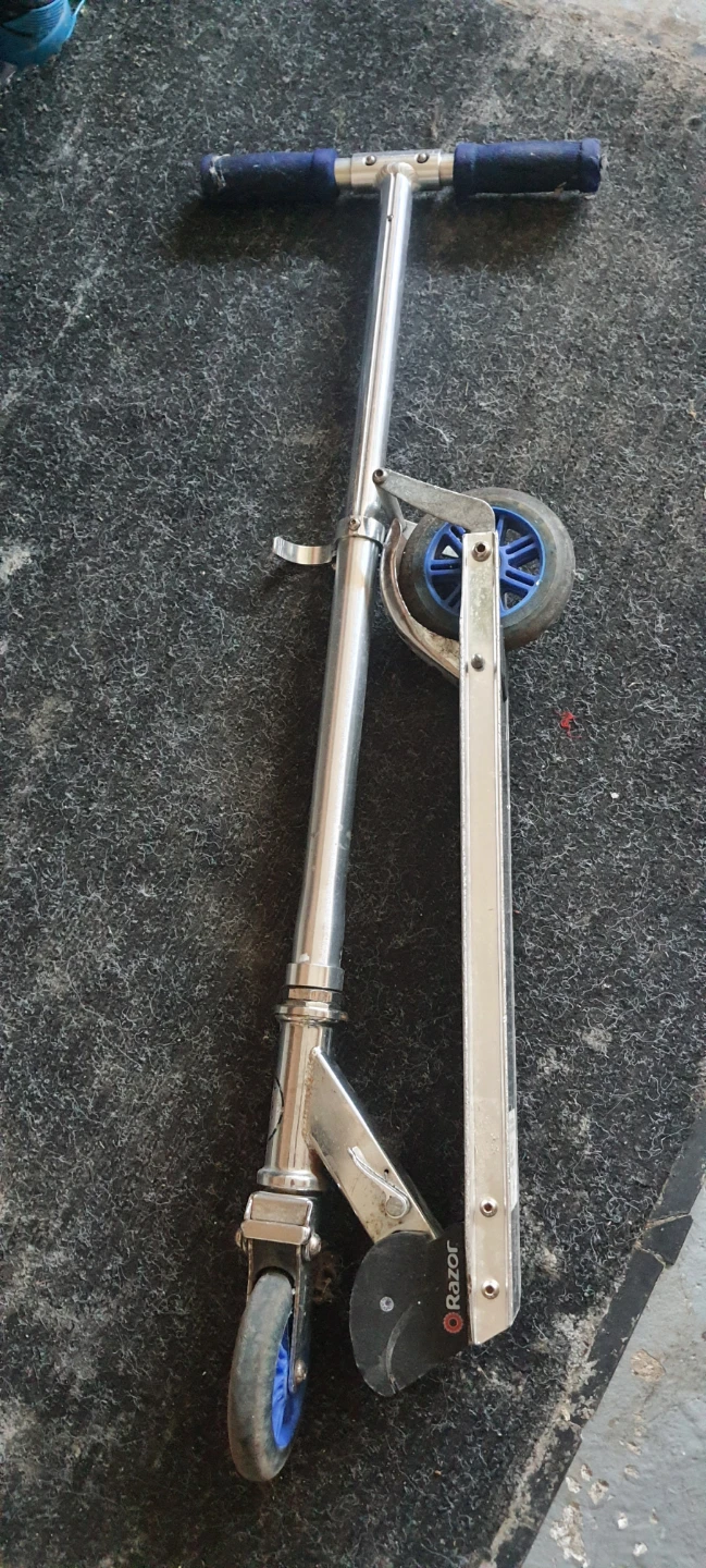 Kids Bike and 2 Scooters for $35 - photo 5