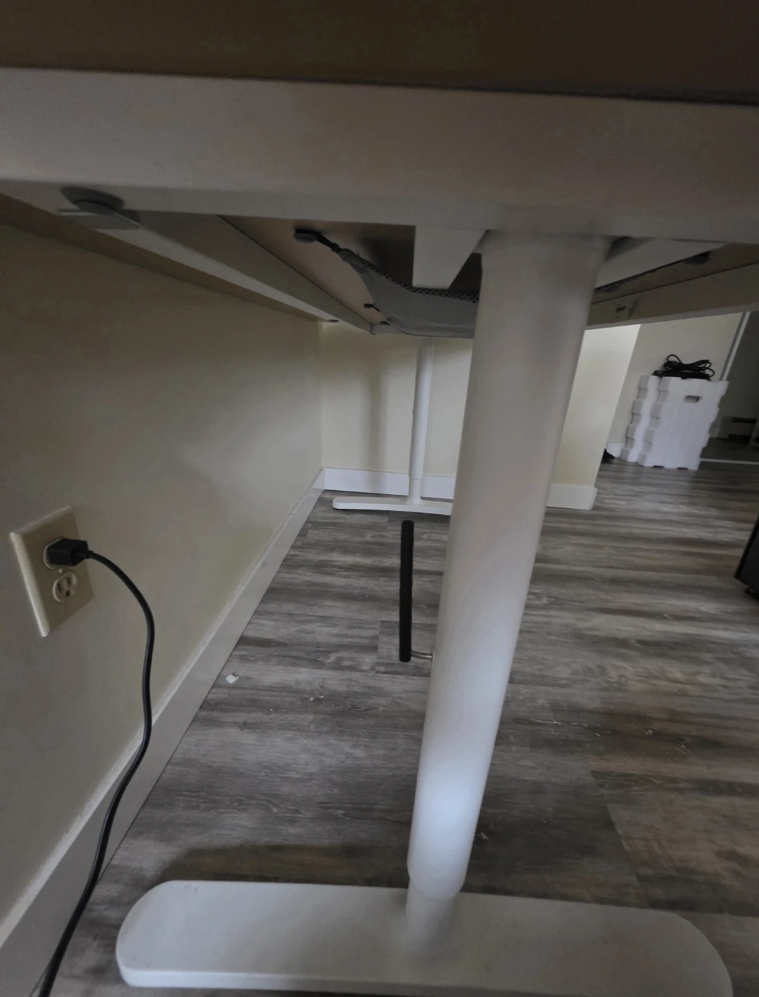 Adjustable Standing Desk (Manual) - photo 2
