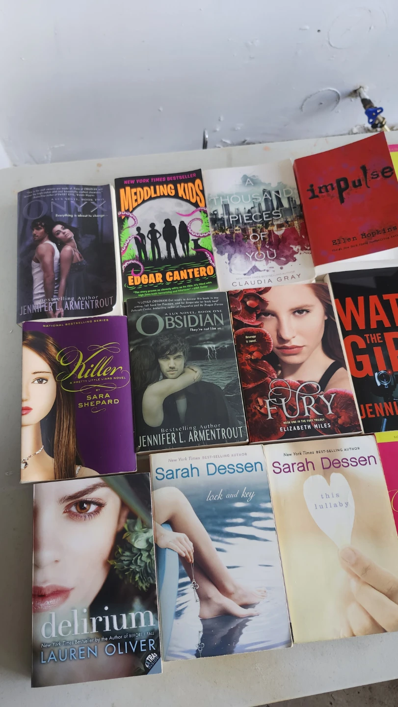 Collection of Young Adult Paperbacks! - photo 2