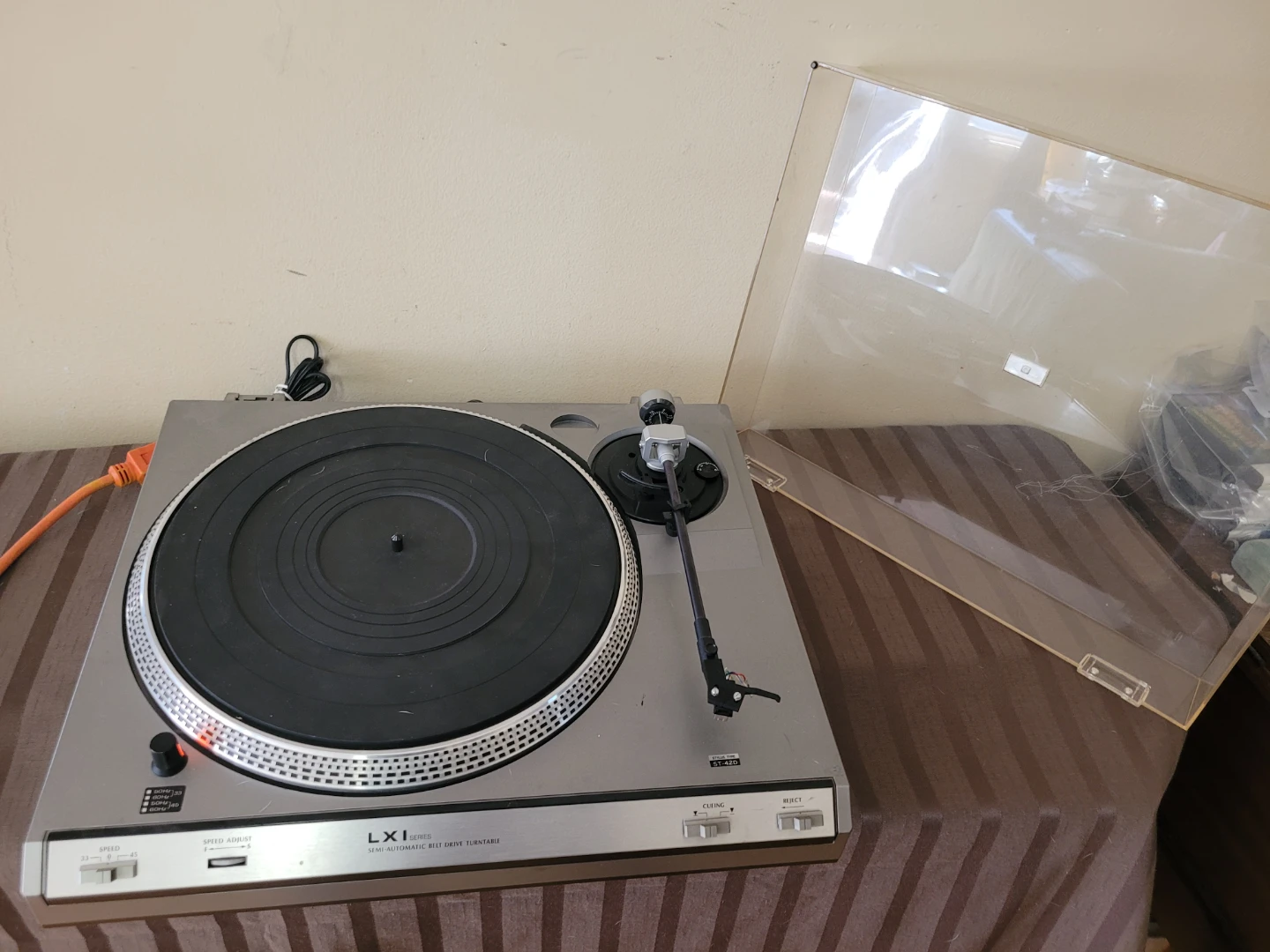 LXI Semi-Automatic Belt Drive Turntable ST-42D