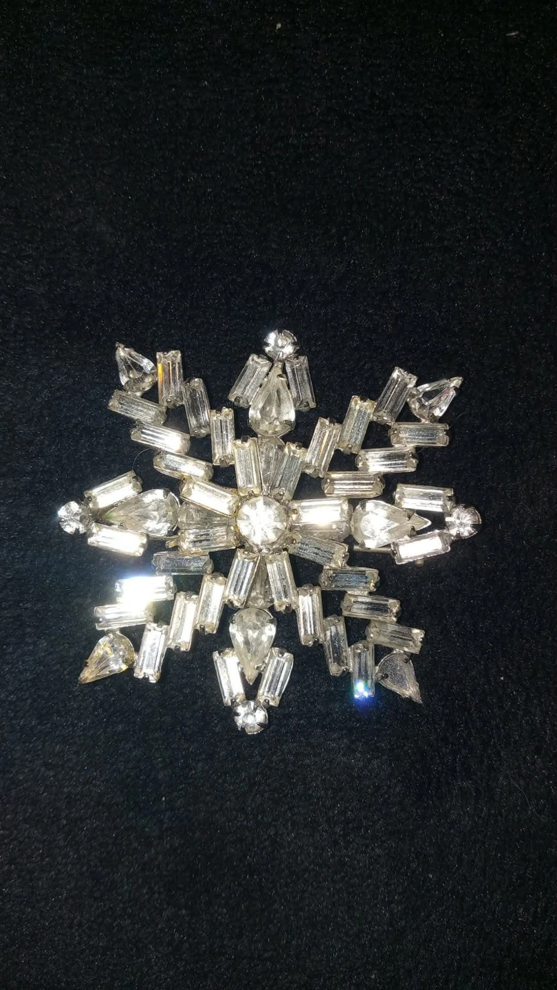 Sparkling Snowflake Brooch