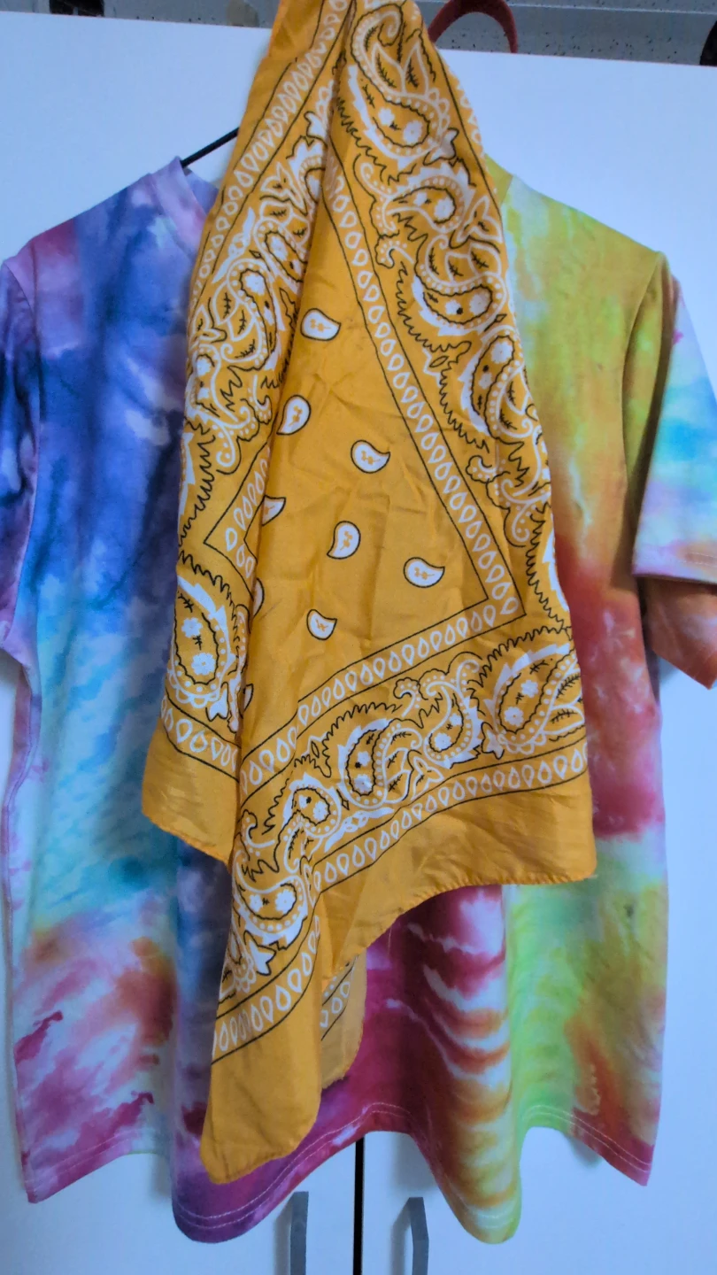 🪷Tie-dye T-shirt and Yellow Bandana