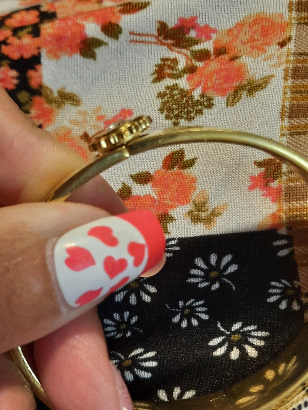 Coach Gold & White Zigzag Bangle Bracelet with Crystal Accent - photo 4