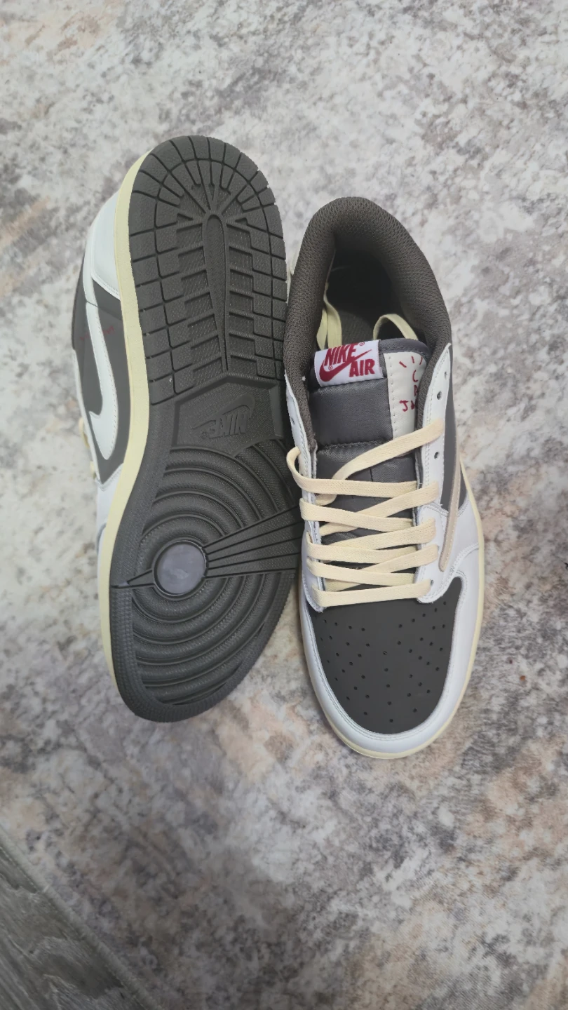 Nike Air Jordan 1 Low SE Shoes - photo 4