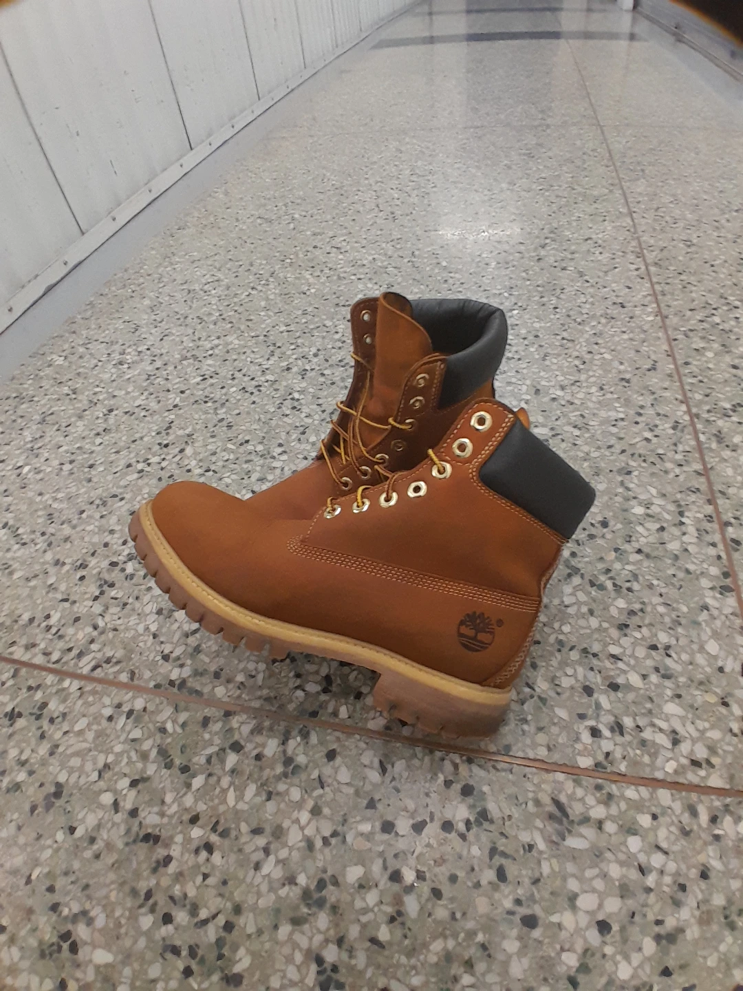 Timberland  6-Inch Premium Waterproof Men's Boots  Size 8 - photo 5